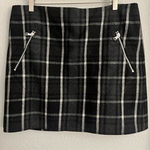 14 tall Gap plaid skirt
